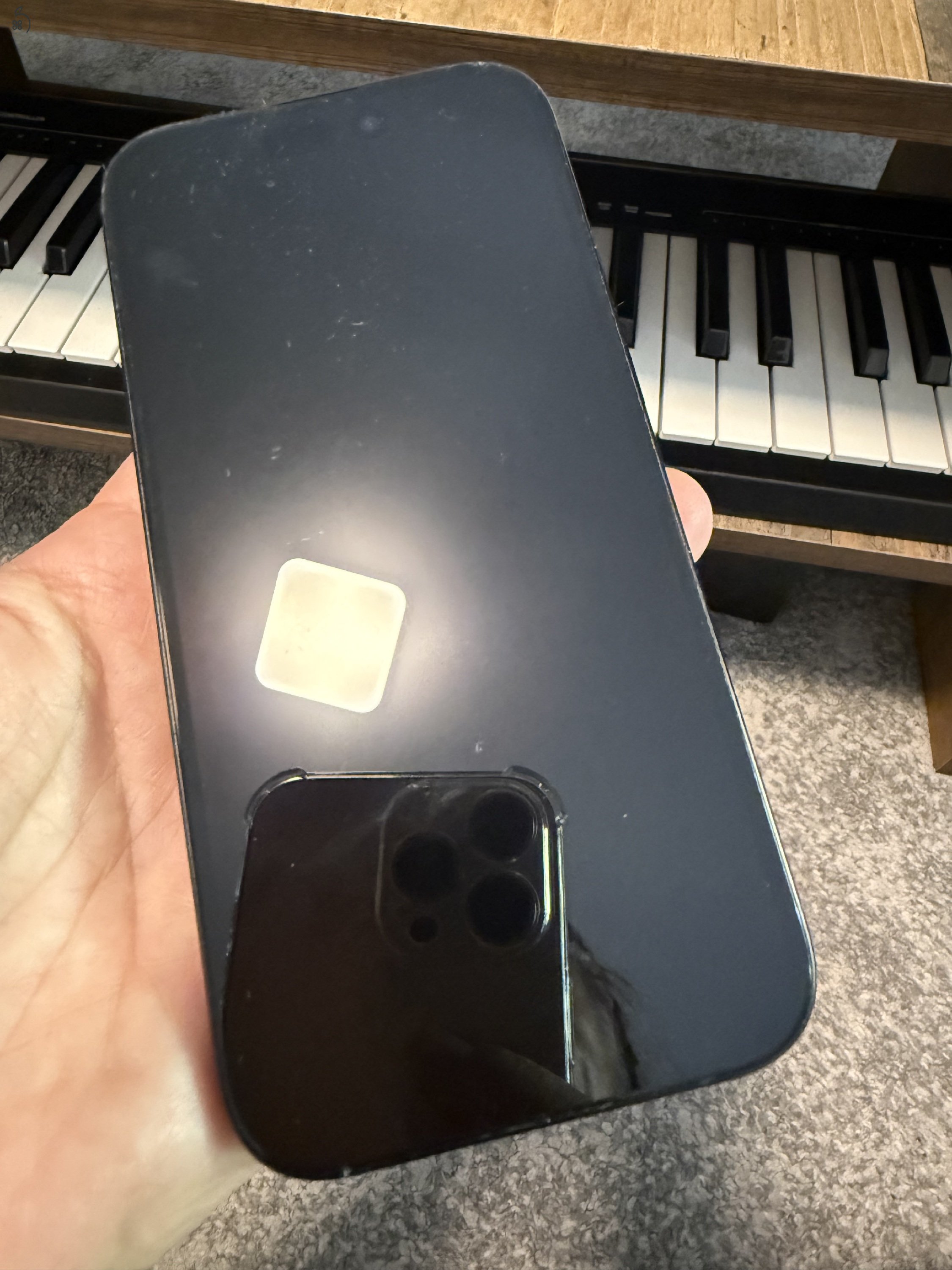 Iphone 16 256, 1 eves, karcmentes hibatlan 93%