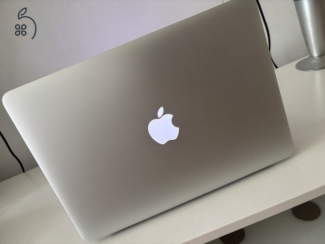 HASZNÁLT, MŰKÖDŐKÉPES MACBOOK AIR 13