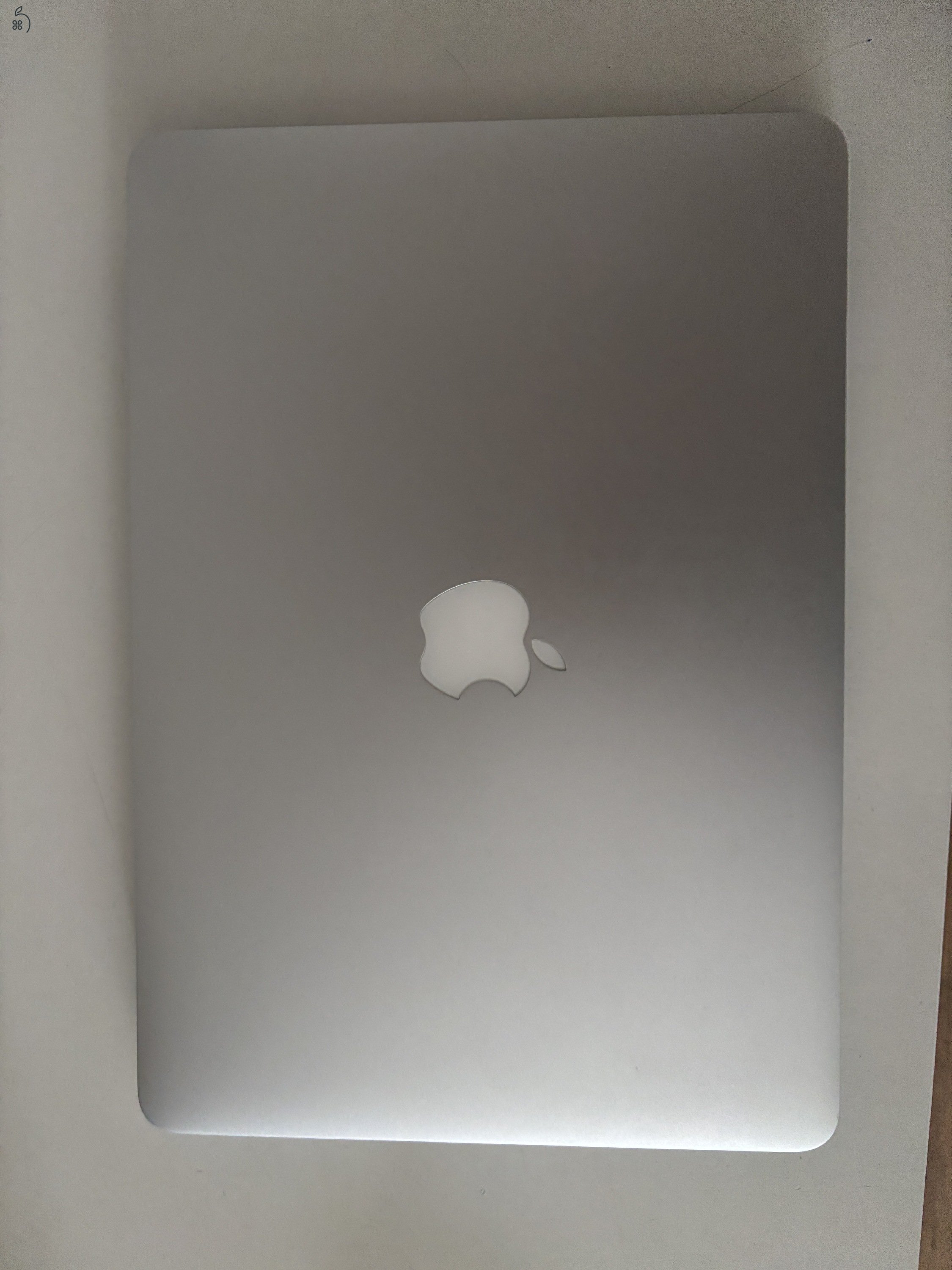 HASZNÁLT, MŰKÖDŐKÉPES MACBOOK AIR 13