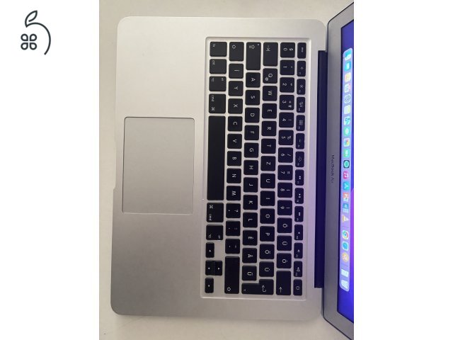HASZNÁLT, MŰKÖDŐKÉPES MACBOOK AIR 13