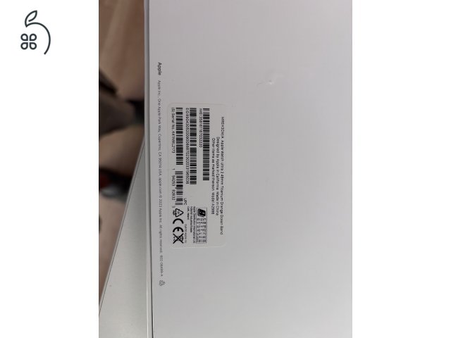 1,5 év garis Apple Watch ULTRA 2 49mm titán újszerű, akkumlátor 100% + 8 db szíj