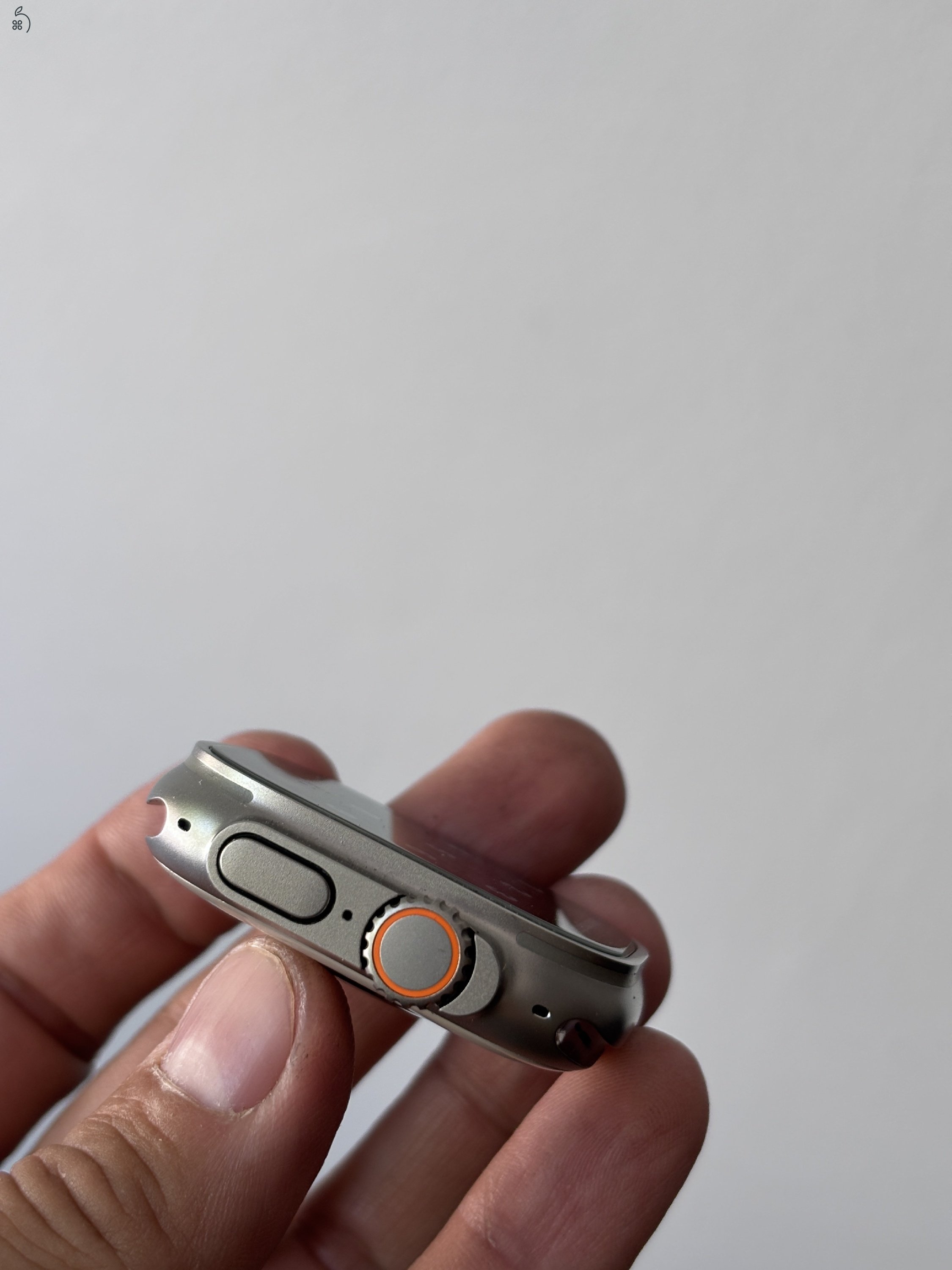 1,5 év garis Apple Watch ULTRA 2 49mm titán újszerű, akkumlátor 100% + 8 db szíj