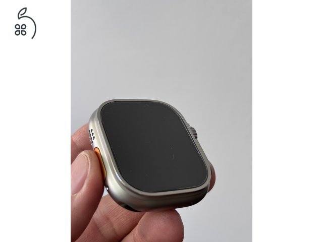 1,5 év garis Apple Watch ULTRA 2 49mm titán újszerű, akkumlátor 100% + 8 db szíj