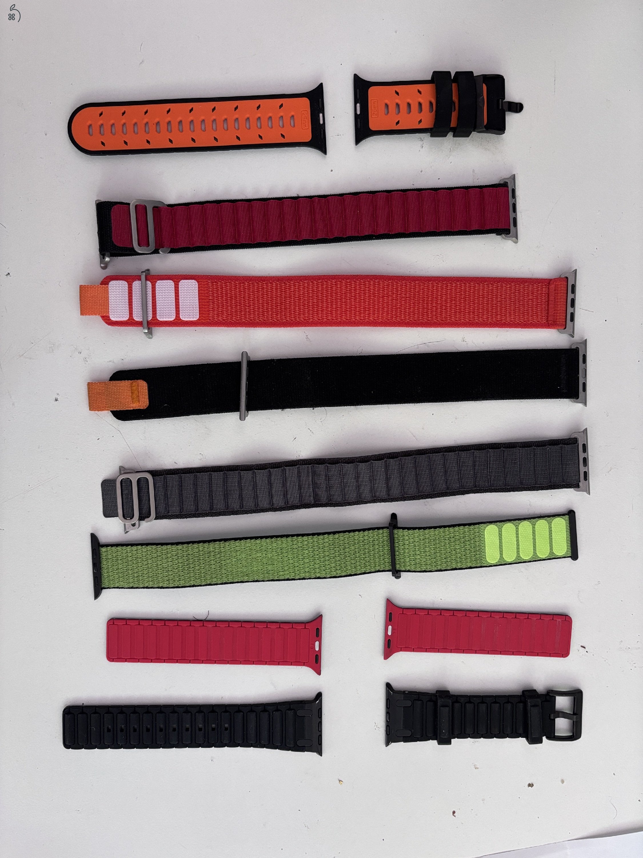 1,5 év garis Apple Watch ULTRA 2 49mm titán újszerű, akkumlátor 100% + 8 db szíj