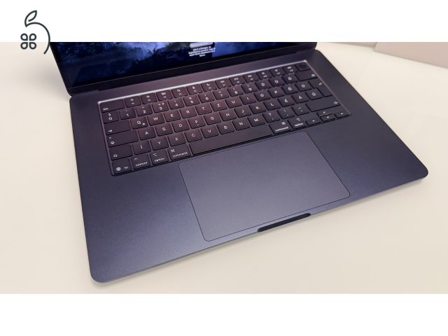 Macbook Air 2025 - 15” - M4 - 3 év balesetbiztosítással