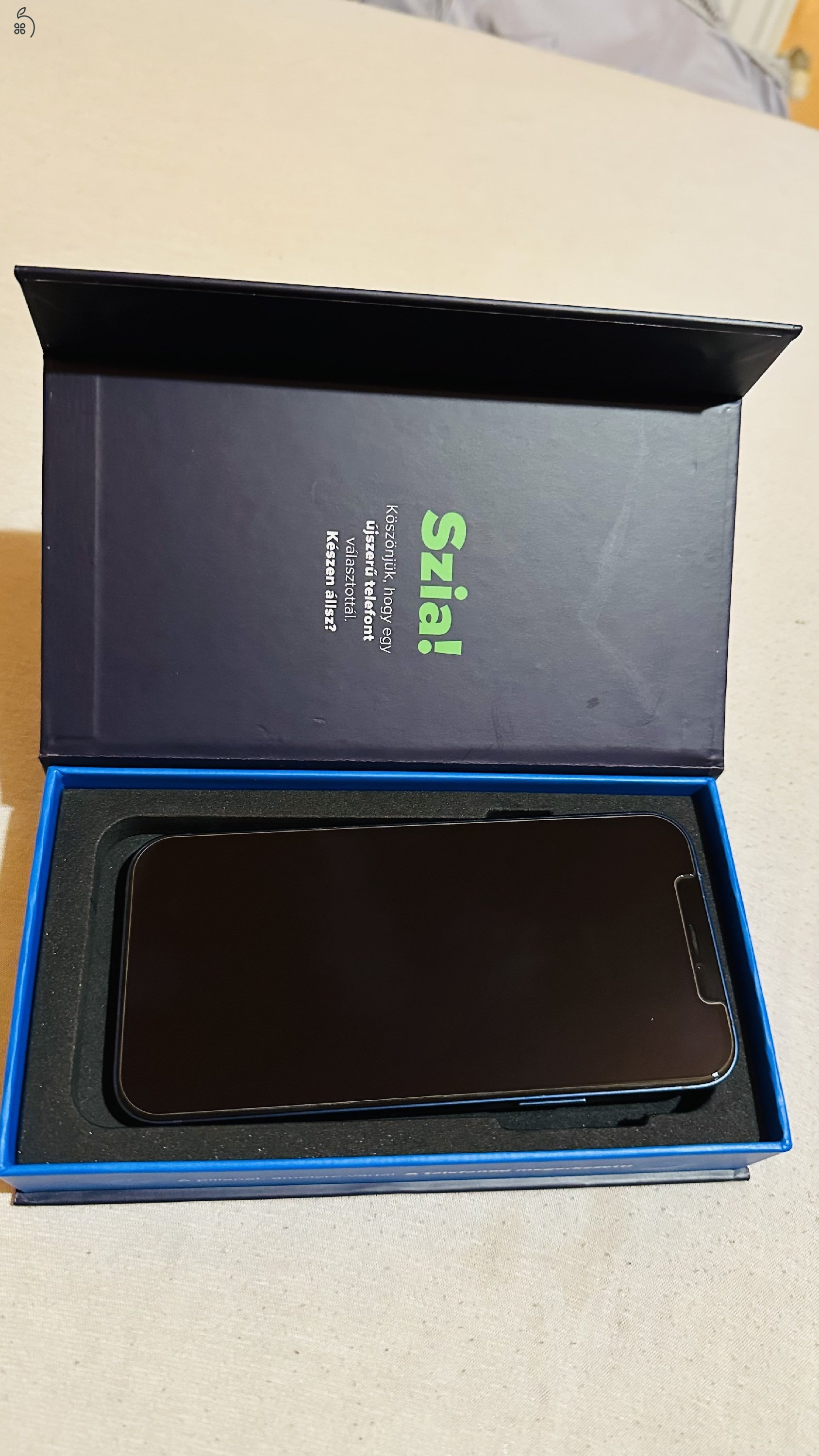 iPhone 12 kiváló állapotban