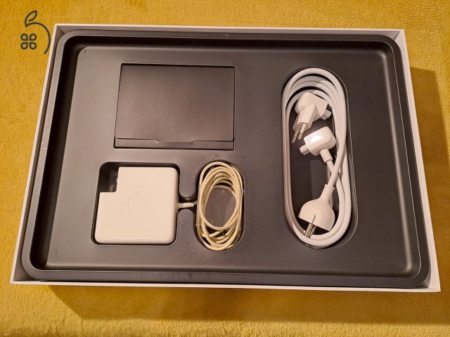 MacBook Pro Retina 15” Mid 2015 – 2,5 GHz i7 / 16 GB / 512 GB / R9 M370X CTO
