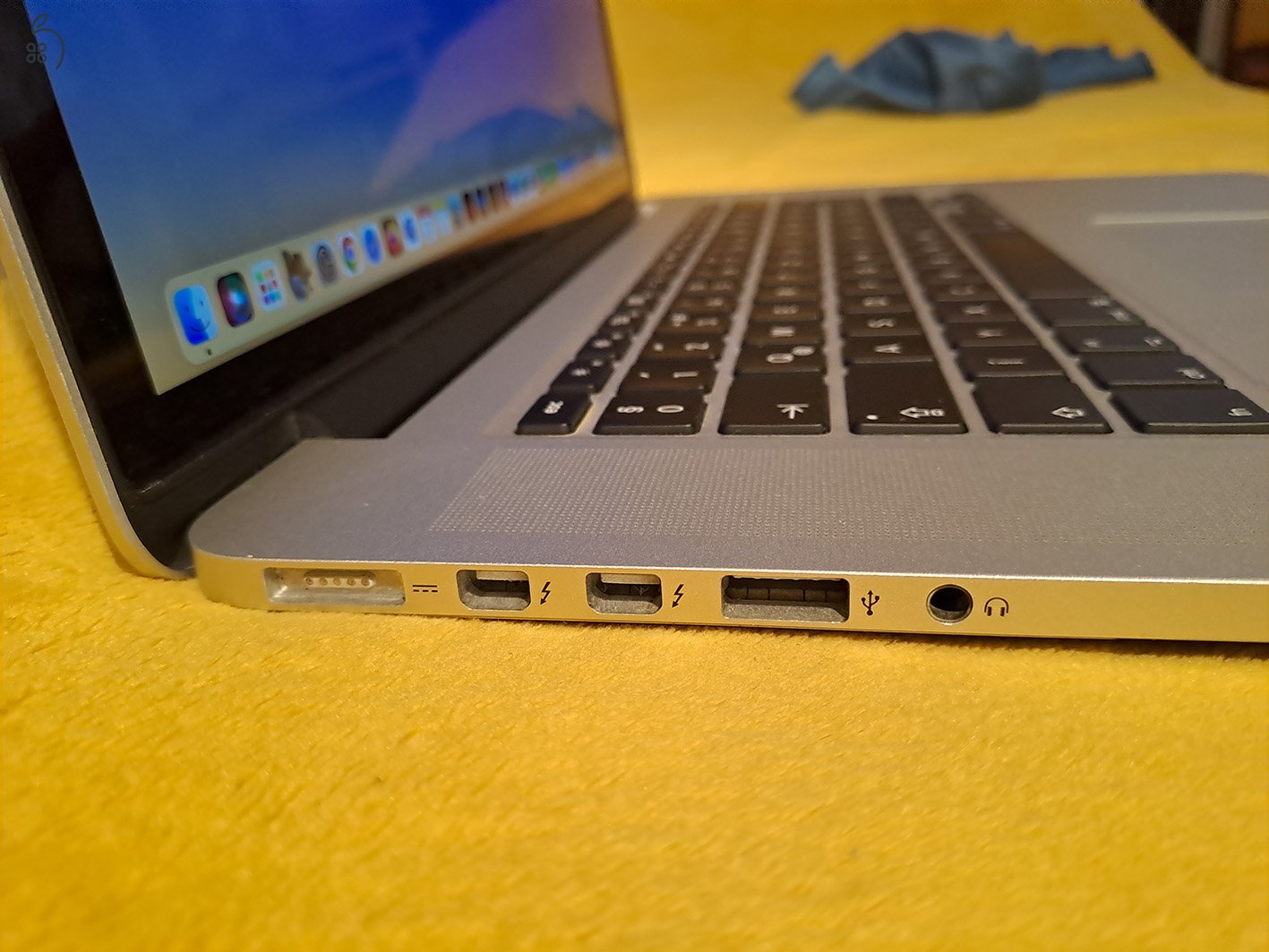 MacBook Pro Retina 15” Mid 2015 – 2,5 GHz i7 / 16 GB / 512 GB / R9 M370X CTO