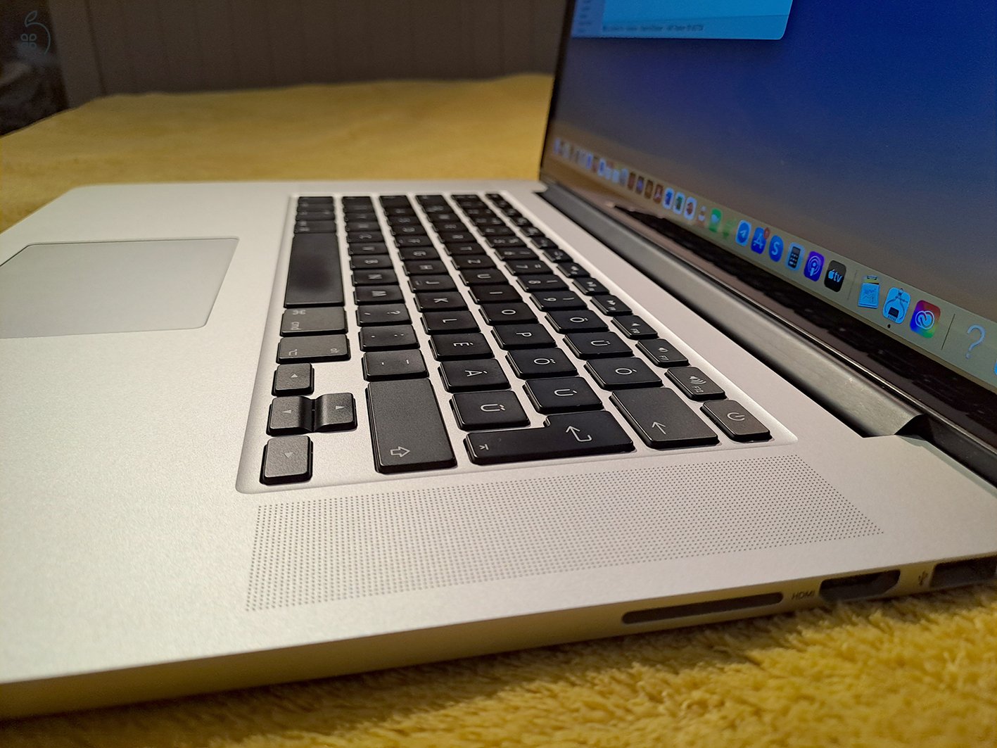 MacBook Pro Retina 15” Mid 2015 – 2,5 GHz i7 / 16 GB / 512 GB / R9 M370X CTO