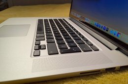 MacBook Pro Retina 15” Mid 2015 – 2,5 GHz i7 / 16 GB / 512 GB / R9 M370X CTO