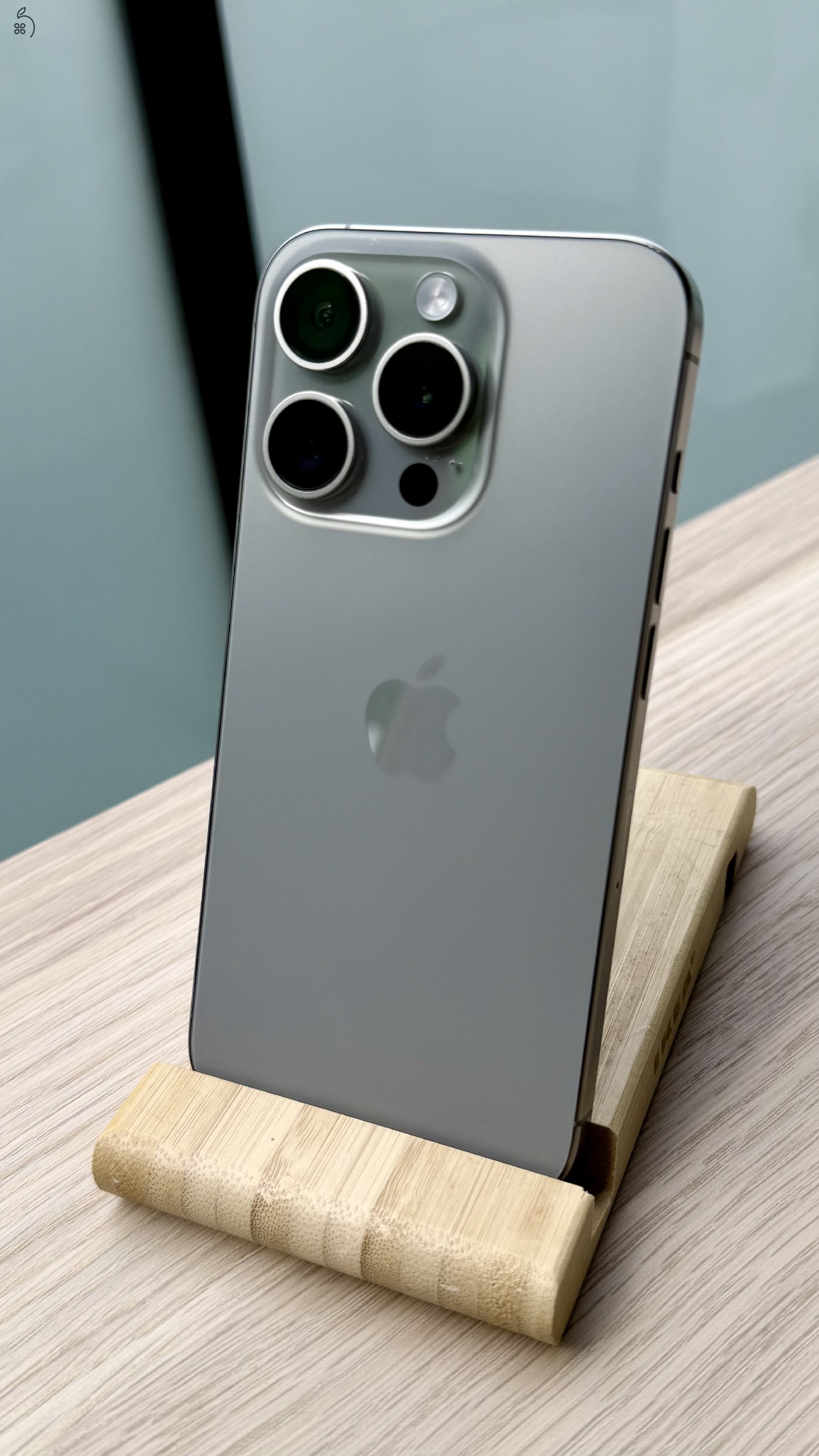 iPhone 15 Pro 256GB, Natural Titanium, Független , Újszerű.