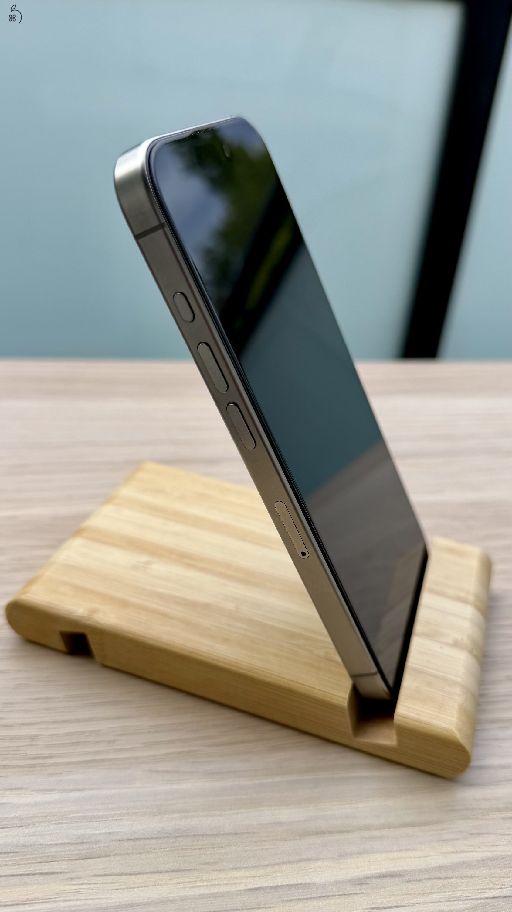 iPhone 15 Pro 256GB, Natural Titanium, Független , Újszerű.