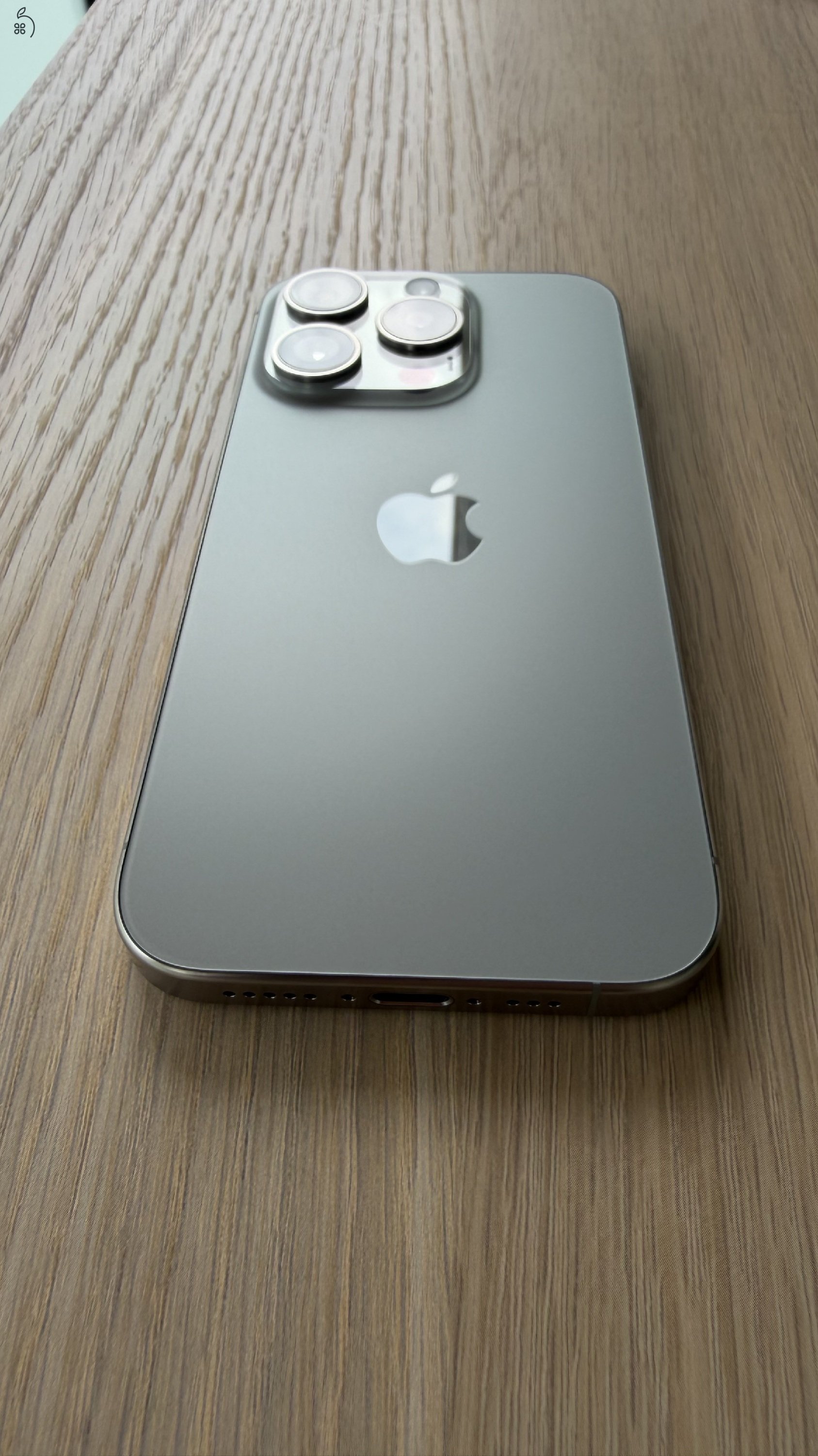 iPhone 15 Pro 256GB, Natural Titanium, Független , Újszerű.