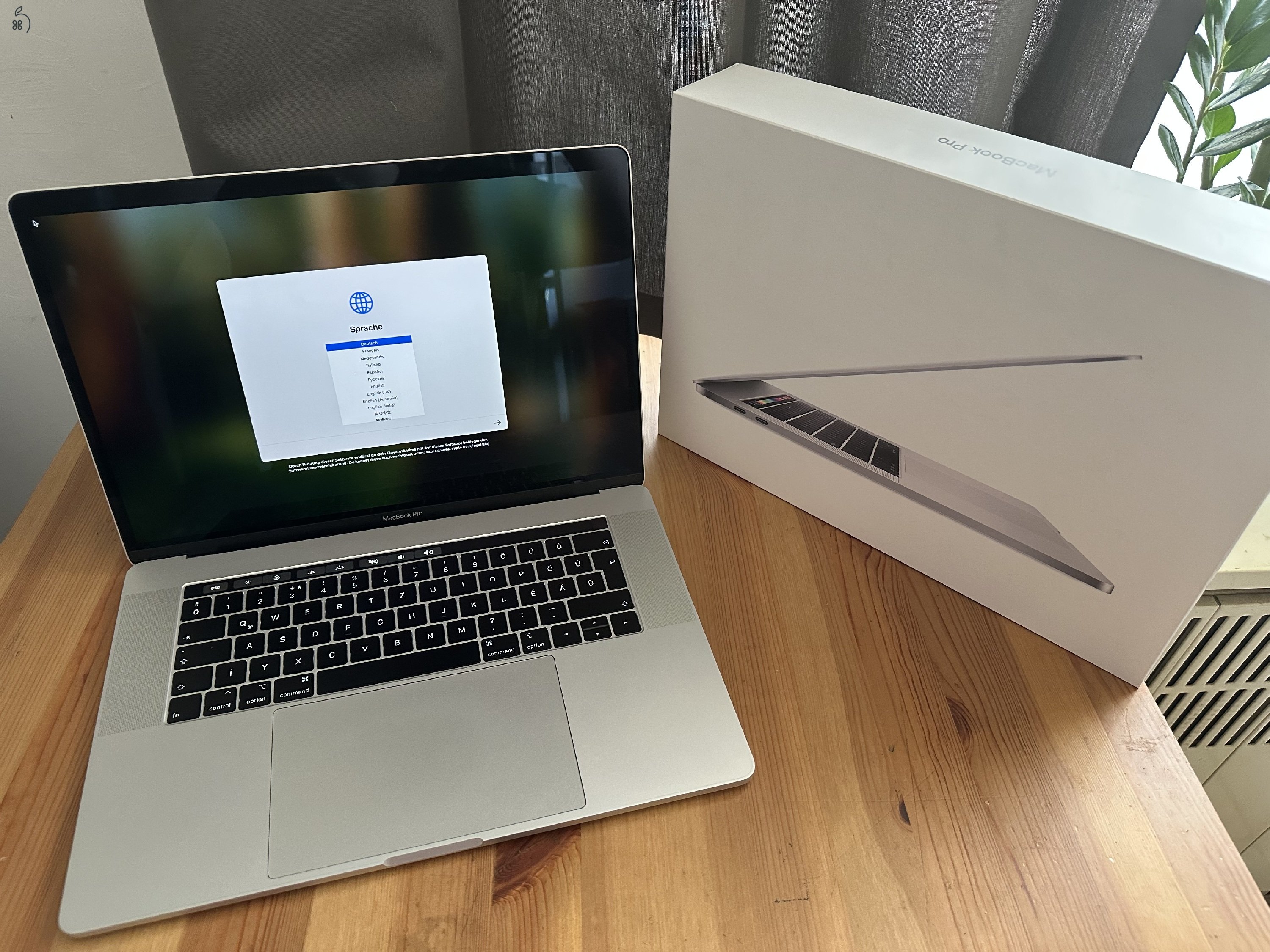 MacBook Pro 15” 2019 – i9 / 16GB / 512GB / Radeon Pro 560X