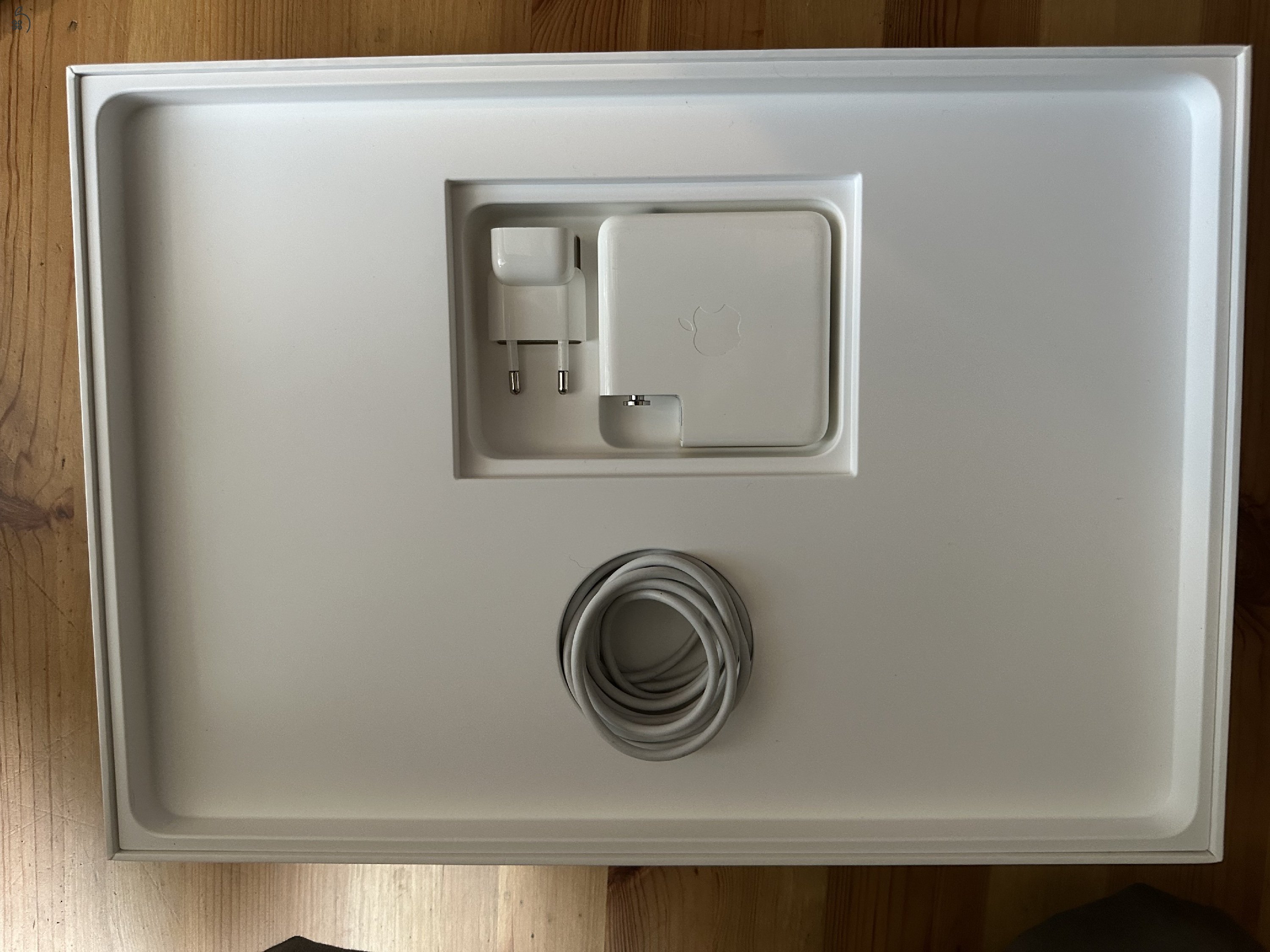 MacBook Pro 15” 2019 – i9 / 16GB / 512GB / Radeon Pro 560X