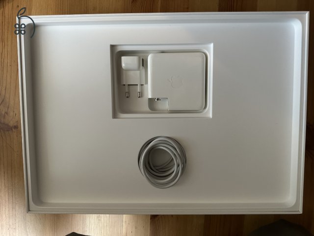 MacBook Pro 15” 2019 – i9 / 16GB / 512GB / Radeon Pro 560X