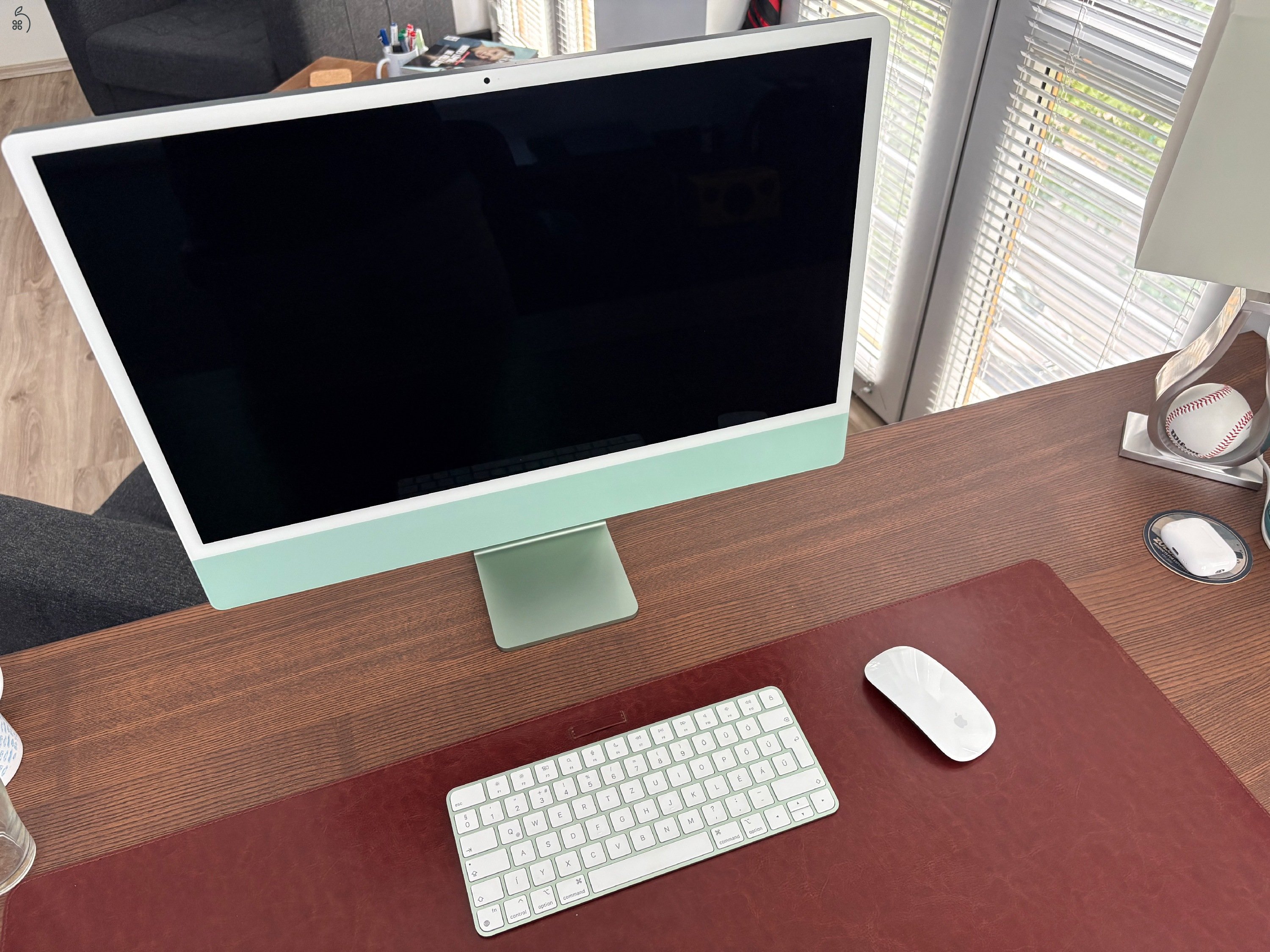 M1, 8GB, 256Gb kék újszerű állapotú iMac eladó