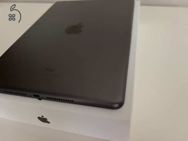 Eladó 8. generációs iPad - SpaceGrey