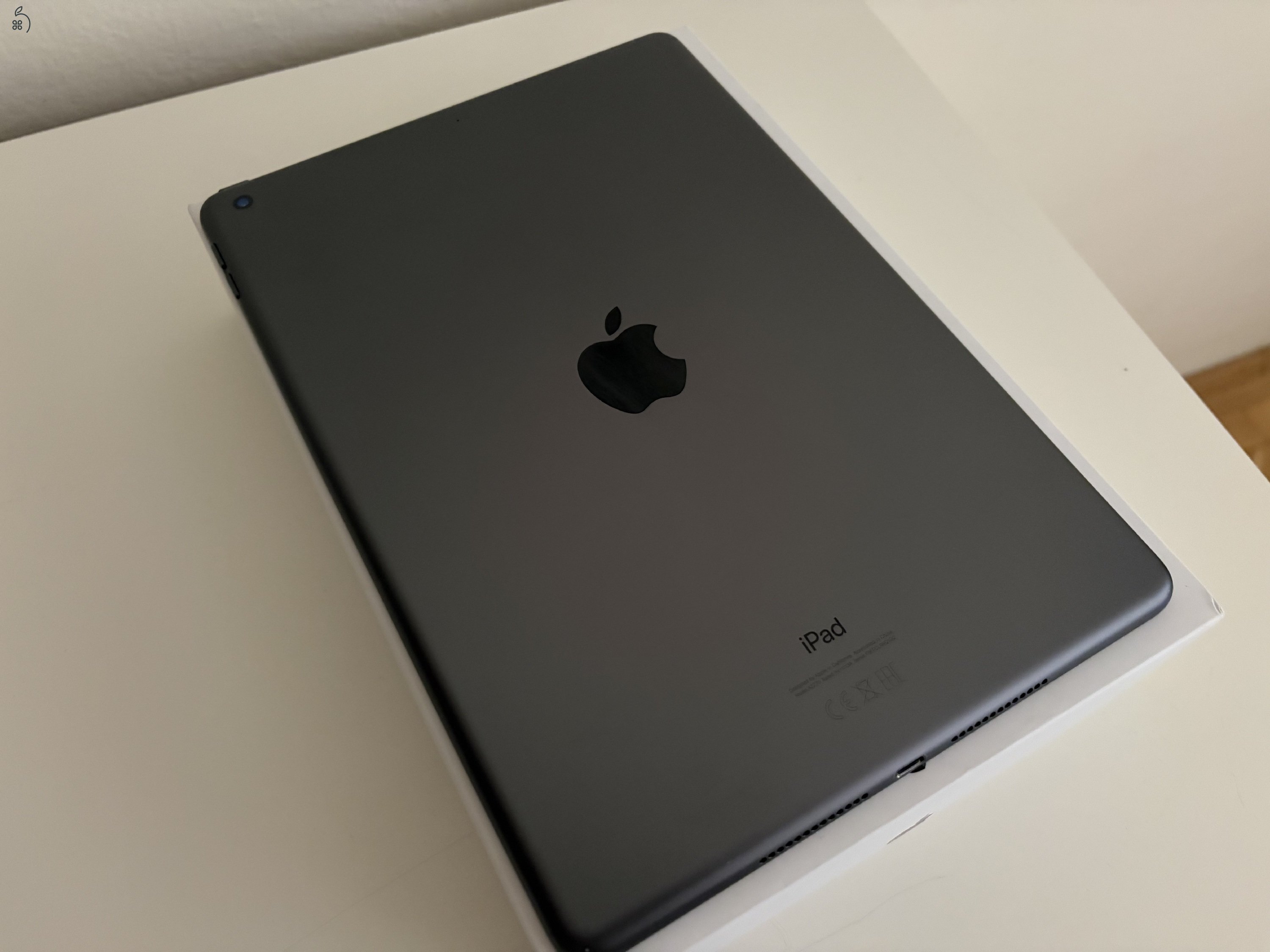 Eladó 8. generációs iPad - SpaceGrey