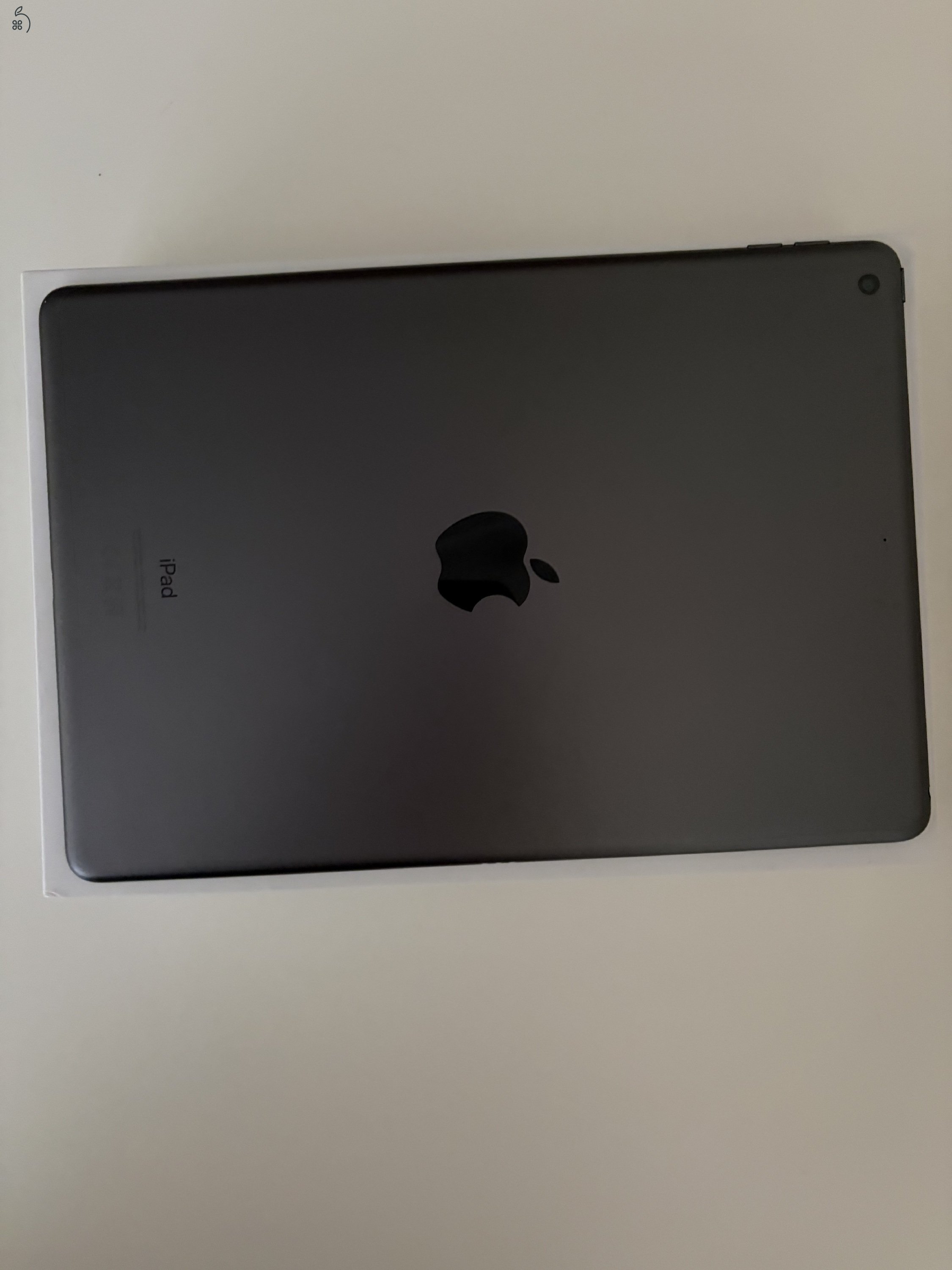 Eladó 8. generációs iPad - SpaceGrey
