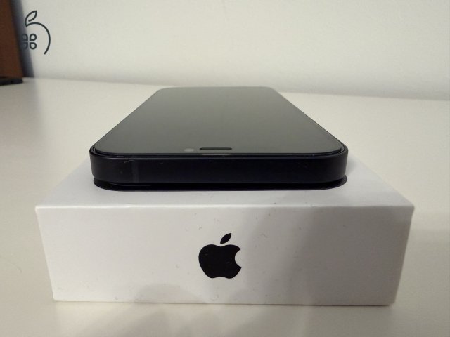 Eladó iPhone 12 64 GB, fekete színben, nagyon megkímélt állapotban.
