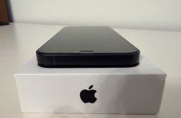 Eladó iPhone 12 64 GB, fekete színben, nagyon megkímélt állapotban.