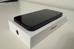 Eladó iPhone 12 64 GB, fekete színben, nagyon megkímélt állapotban.