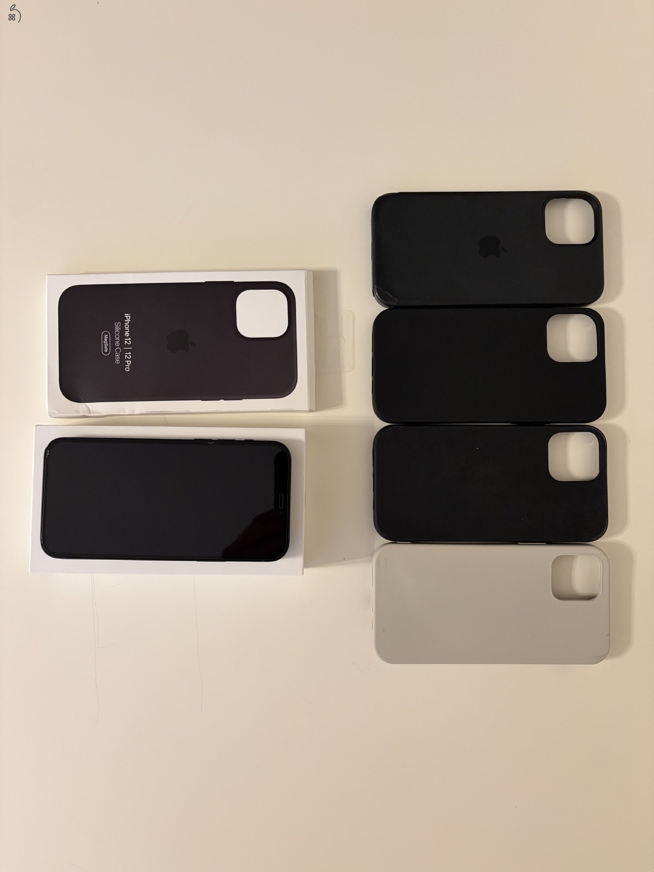 Eladó iPhone 12 64 GB, fekete színben, nagyon megkímélt állapotban.