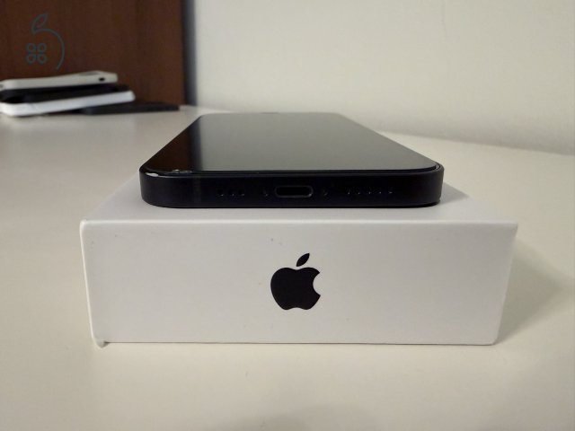 Eladó iPhone 12 64 GB, fekete színben, nagyon megkímélt állapotban.