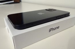 Eladó iPhone 12 64 GB, fekete színben, nagyon megkímélt állapotban.
