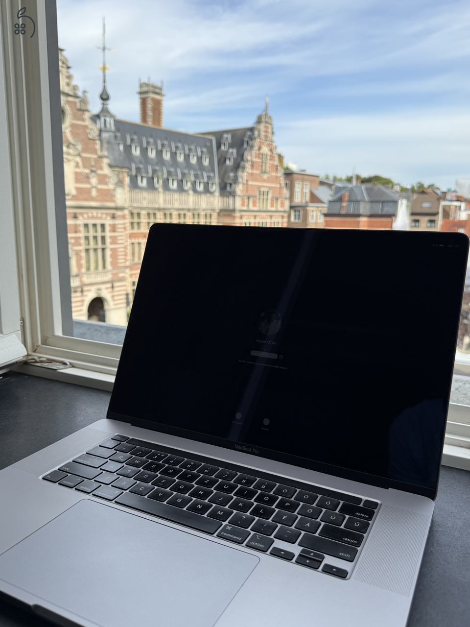 MacBook Pro 16” (2019) – i7 / 32 GB RAM / 512 GB SSD / Touch Bar