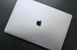 MacBook Pro 16” (2019) – i7 / 32 GB RAM / 512 GB SSD / Touch Bar