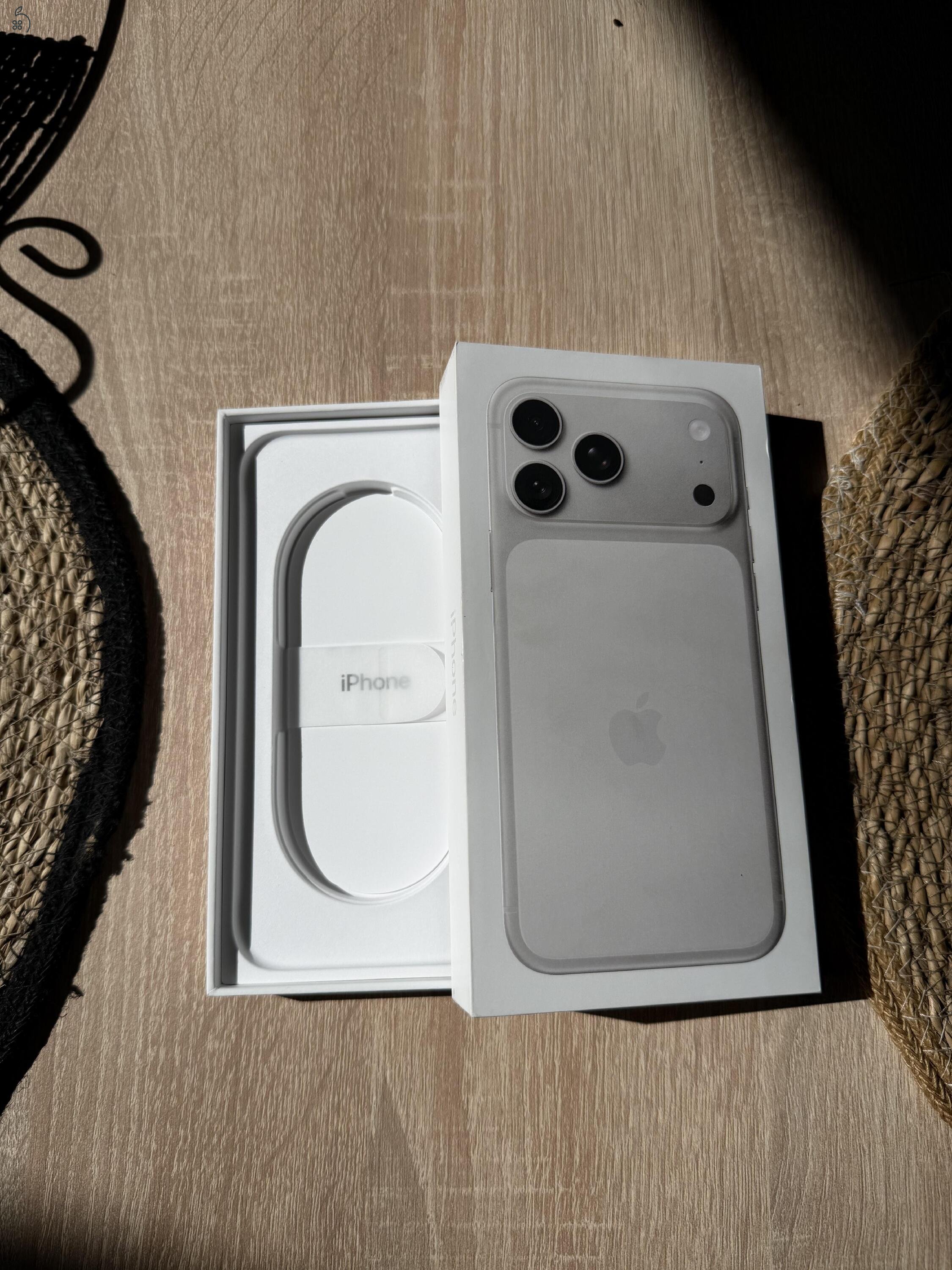 iPhone 17 Pro Max 1TB Silver (, Dobozában, Garanciális) – AZONNAL ÁTVEHETŐ!