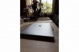 MacBook Pro 16