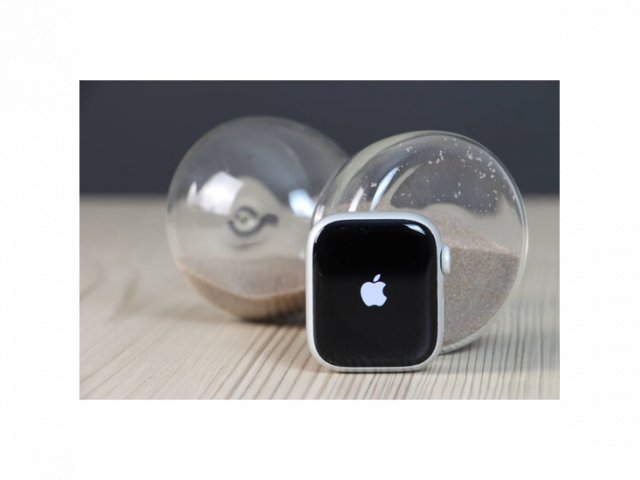 Használt Apple Watch S8 41mm GPS silver B US-8396