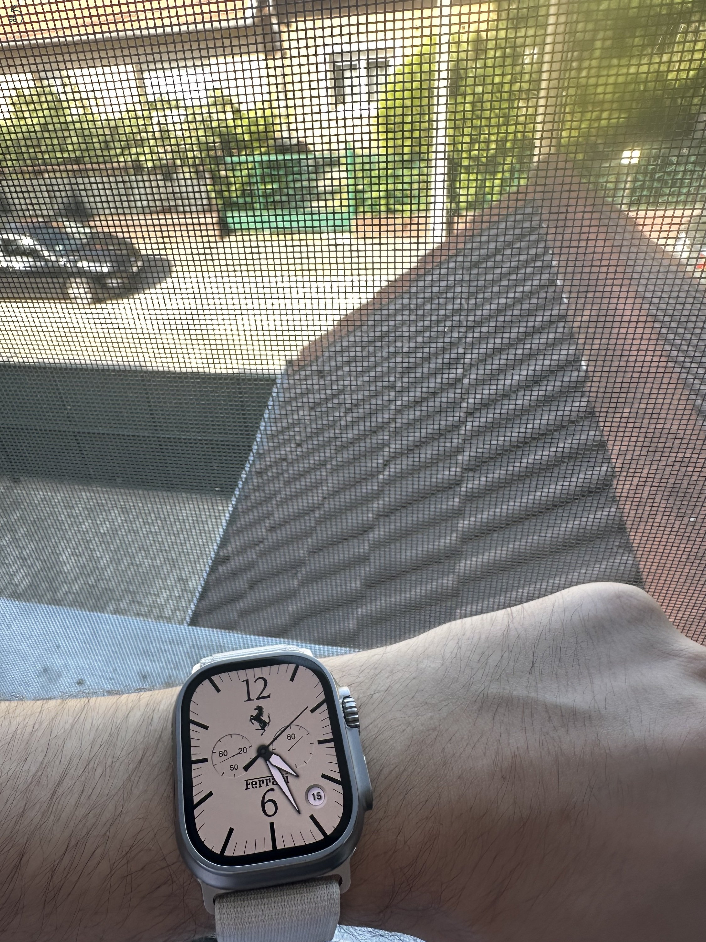 Apple Watch Ultra 1 (49mm Titanium, 85% Akku) + 5 db szíj, Amazon számlával