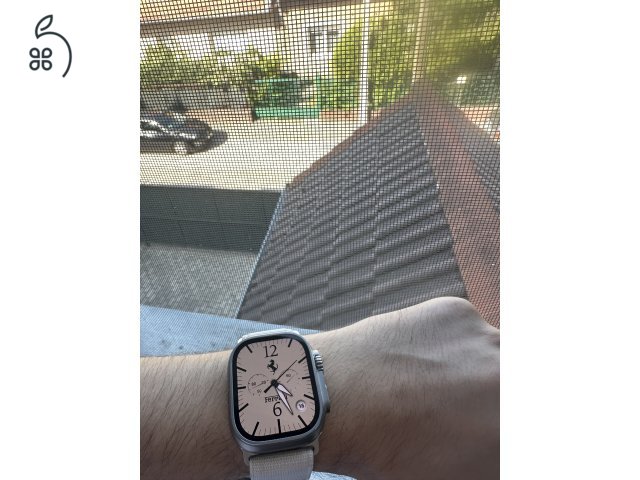 Apple Watch Ultra 1 (49mm Titanium, 85% Akku) + 5 db szíj, Amazon számlával