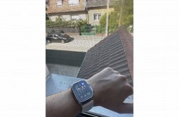 Apple Watch Ultra 1 (49mm Titanium, 85% Akku) + 5 db szíj, Amazon számlával