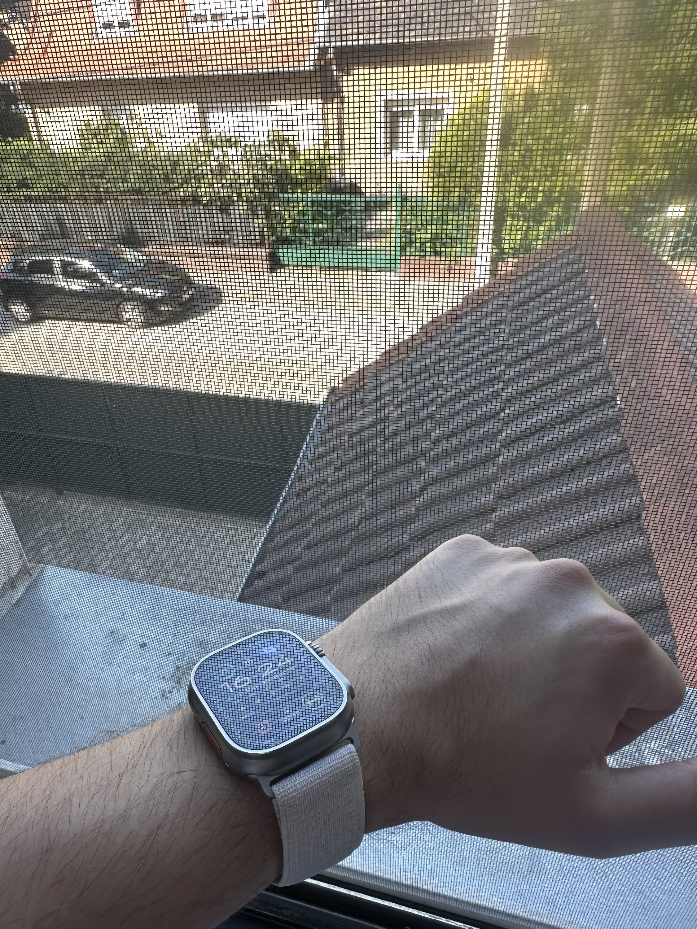 Apple Watch Ultra 1 (49mm Titanium, 85% Akku) + 5 db szíj, Amazon számlával