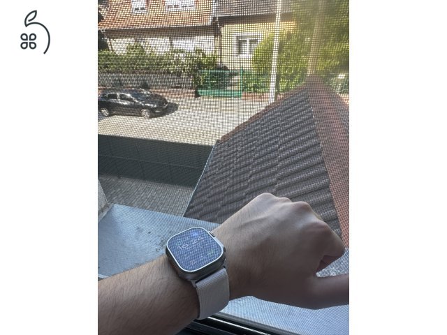 Apple Watch Ultra 1 (49mm Titanium, 85% Akku) + 5 db szíj, Amazon számlával