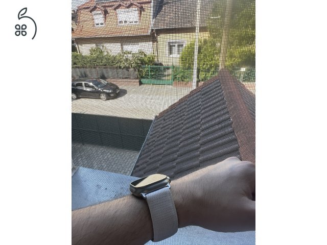 Apple Watch Ultra 1 (49mm Titanium, 85% Akku) + 5 db szíj, Amazon számlával