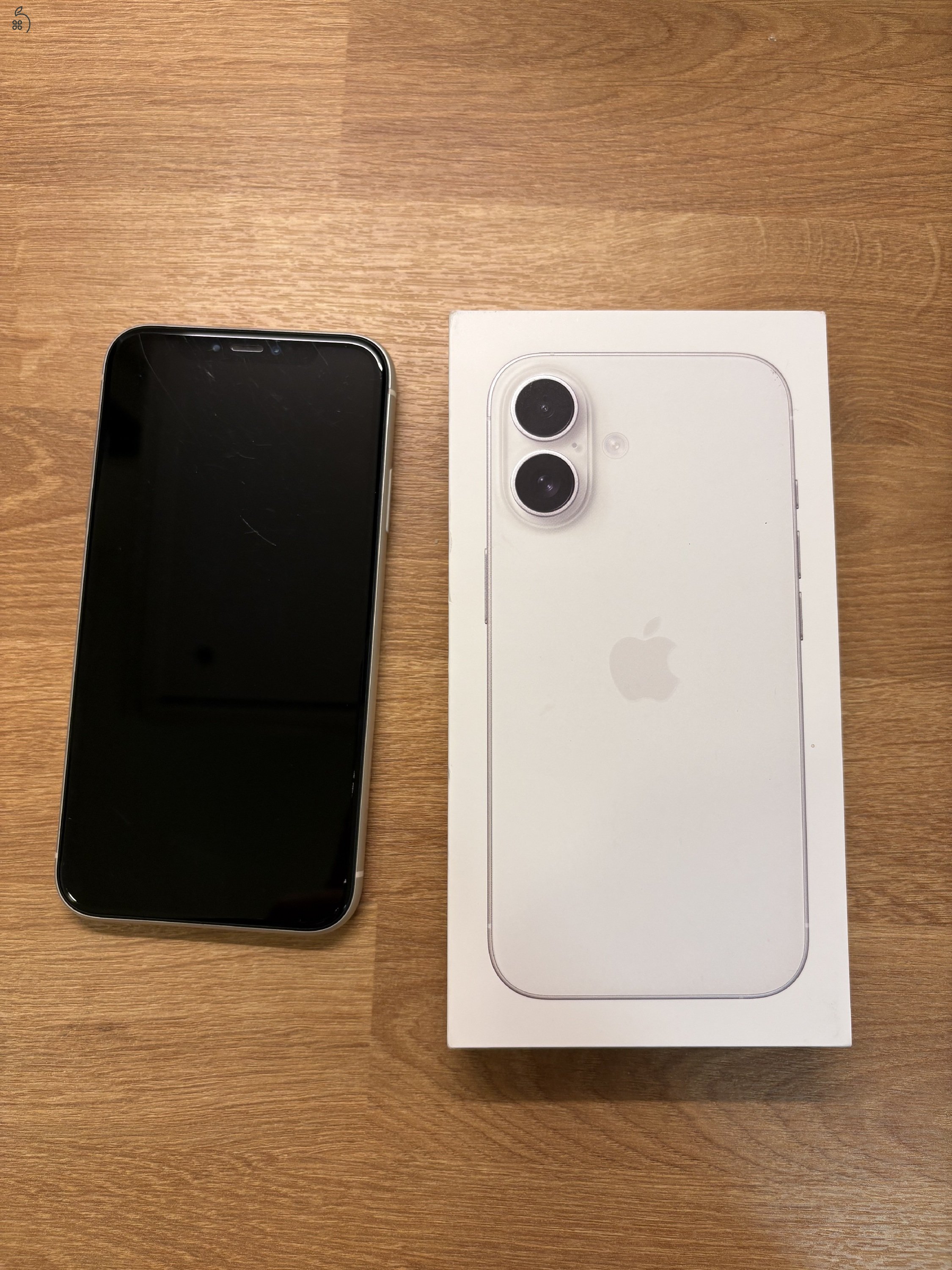iPhone 11 64GB fehér – gyári, dobozzal