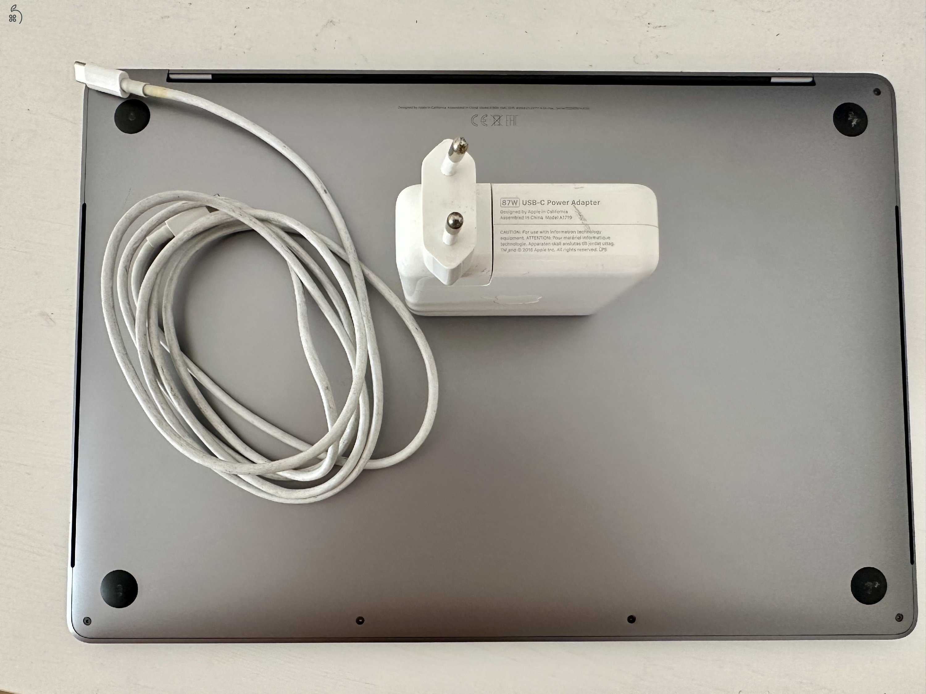 MacBook Pro 15 TouchBar 2018 Space Gray 256GB 