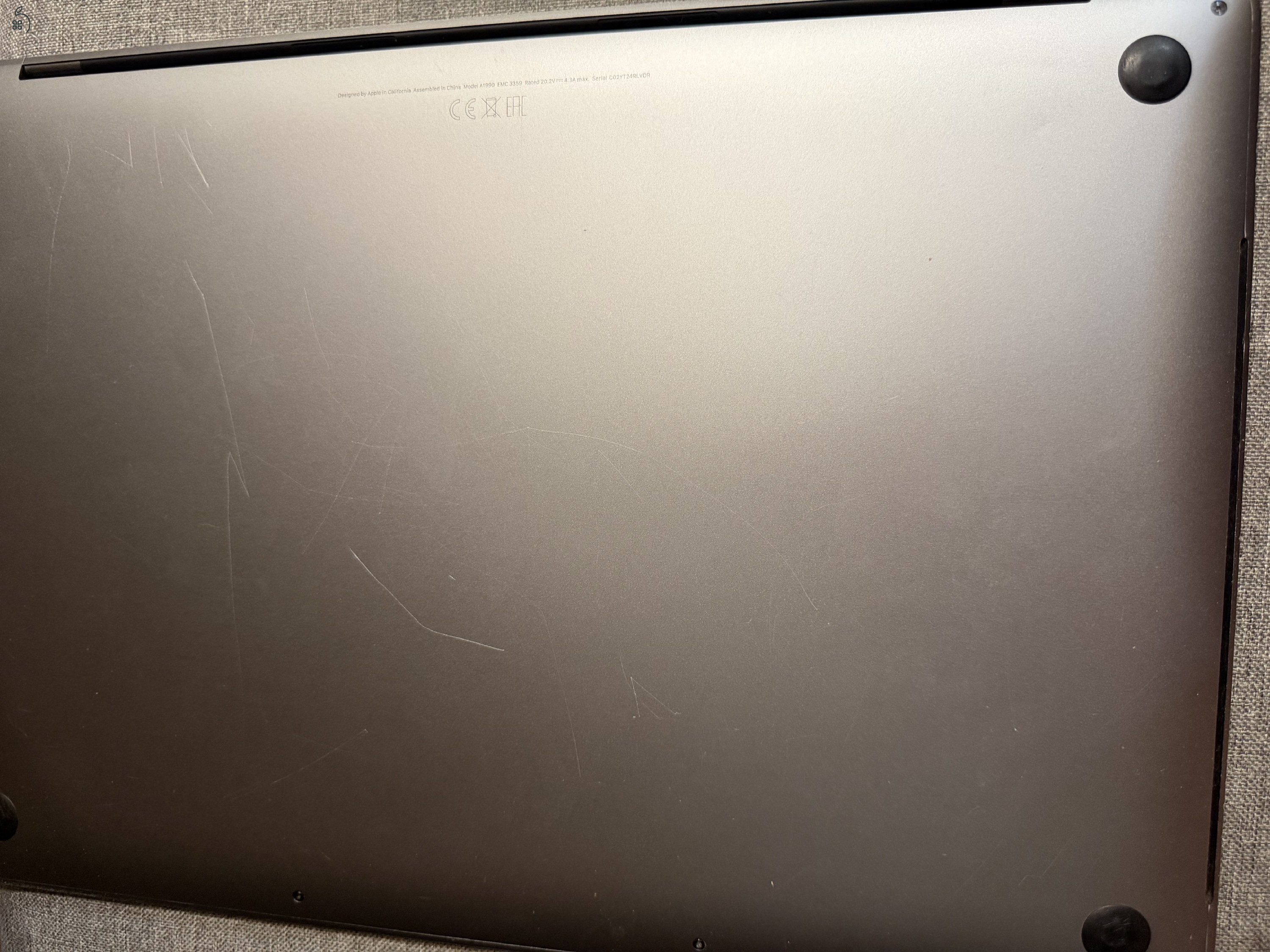 MacBook Pro 15 2019 I9/16GB RAM/512GB SSD/Radeon Pro 560X/Touchbar eladó!