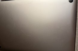 MacBook Pro 15 2019 I9/16GB RAM/512GB SSD/Radeon Pro 560X/Touchbar eladó!