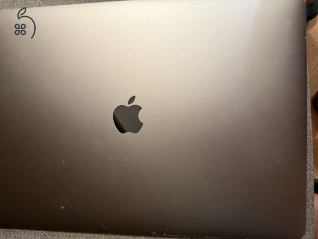 MacBook Pro 15 2019 I9/16GB RAM/512GB SSD/Radeon Pro 560X/Touchbar eladó!