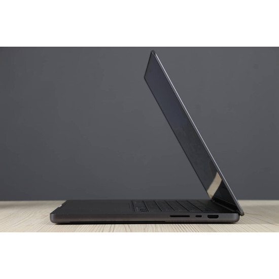 Újszerű MacBook Pro 16