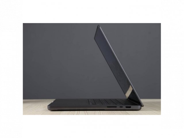Újszerű MacBook Pro 16