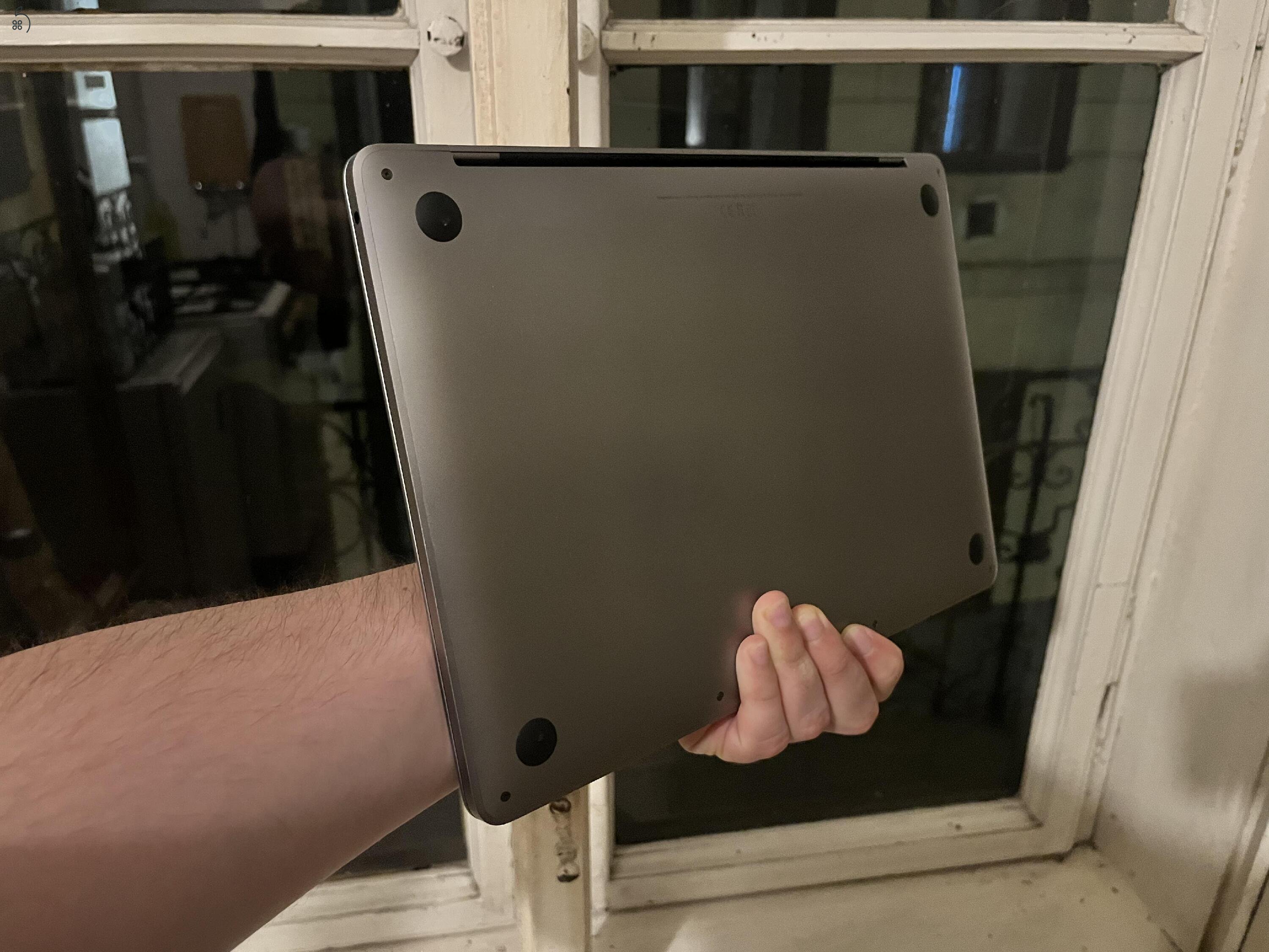 M1 Macbook Pro 2020 256/8