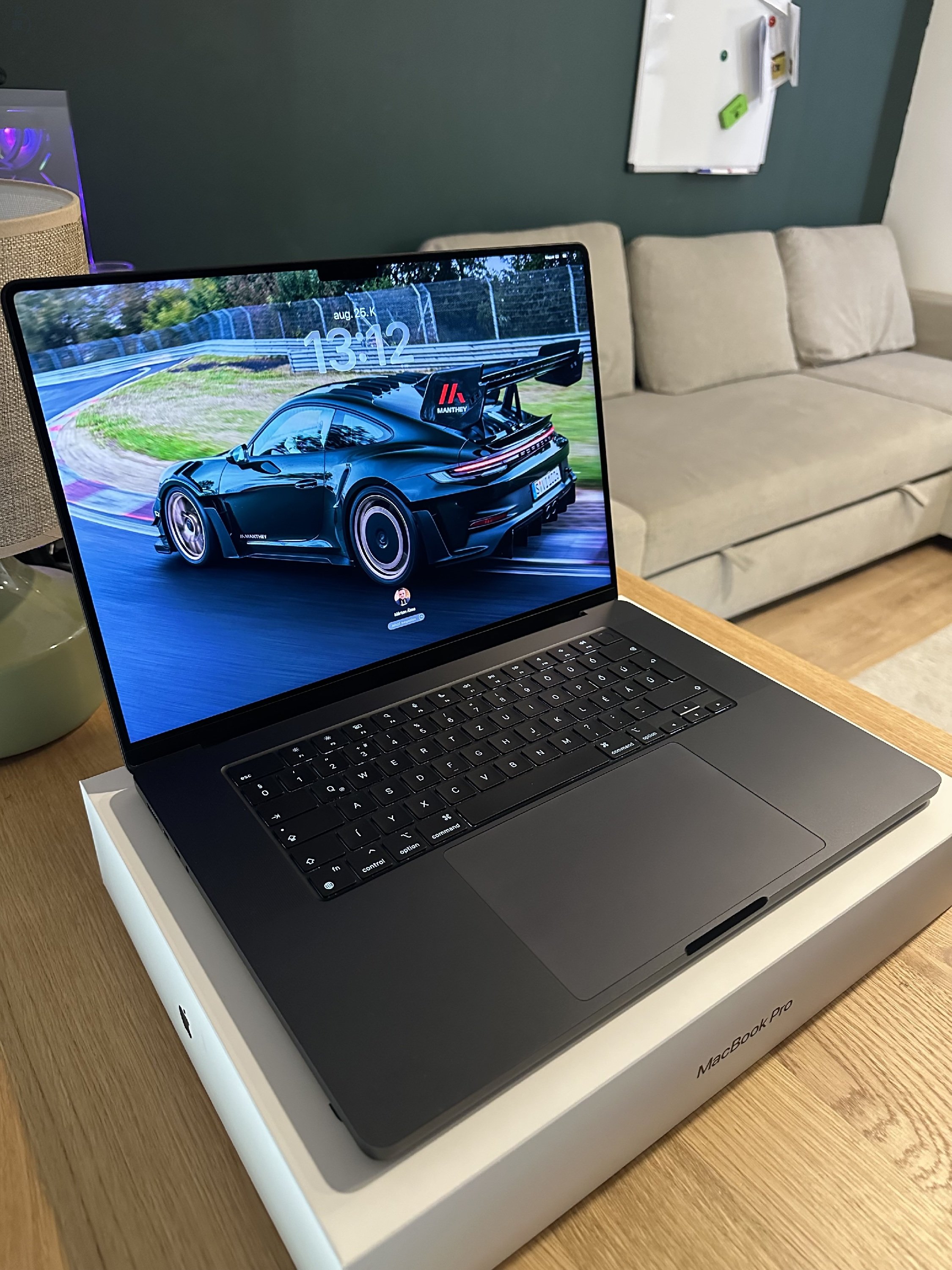 ELADÓ Macbook Pro M4 Pro, 1TB SSD, 24GB RAM, Nanotextúrált kijelzővel és ajándék tartozékokkal!